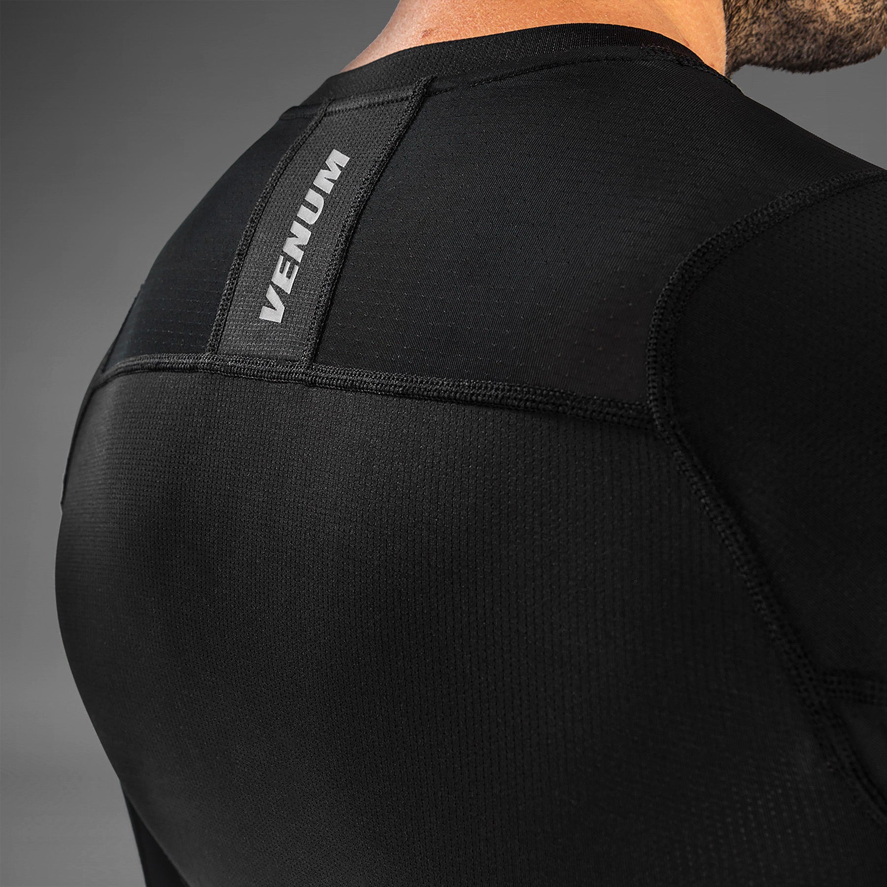 Venum G-Fit Air Rashguard s dlouhým rukávem - Černá