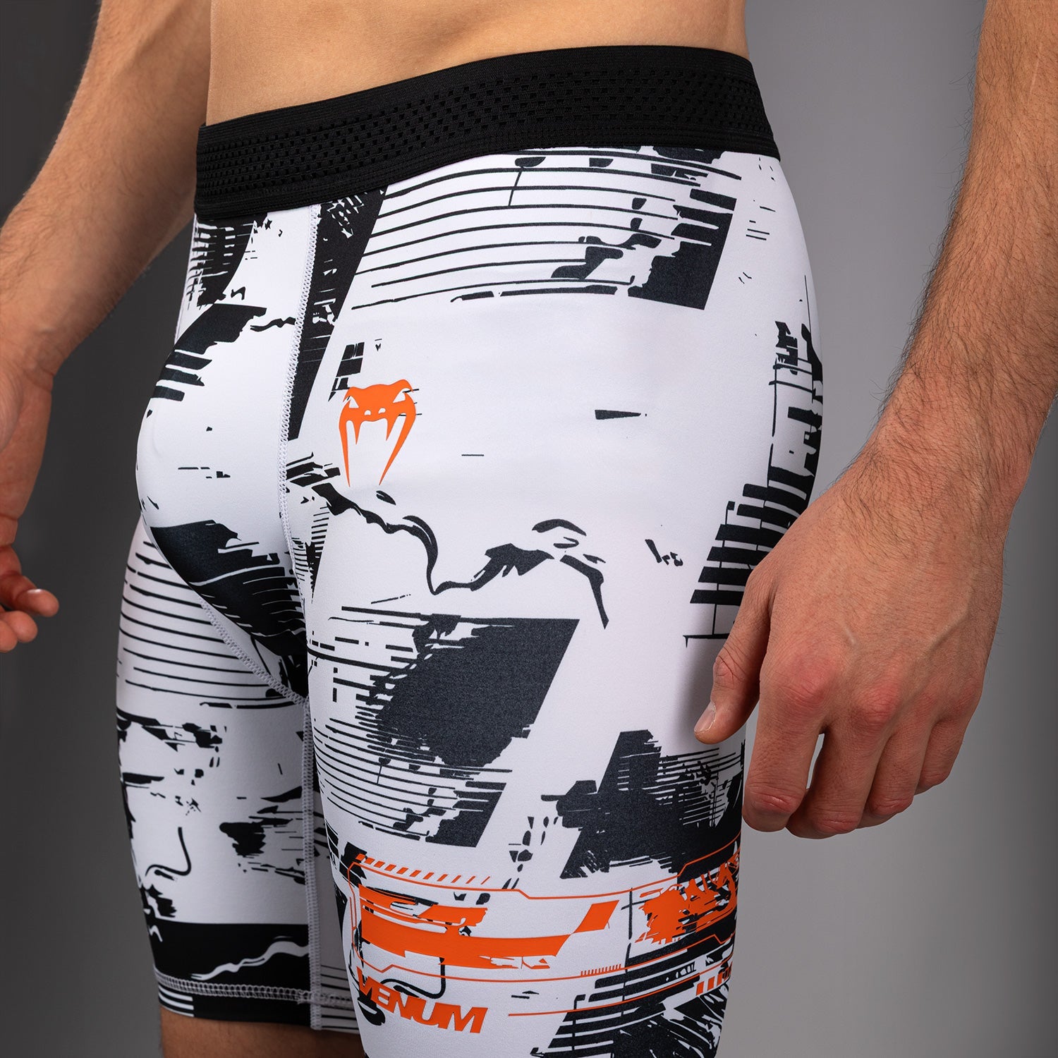 Pánské kraťasy Venum UFC Zenith White Authentic Fight Week Performance Vale Tudo