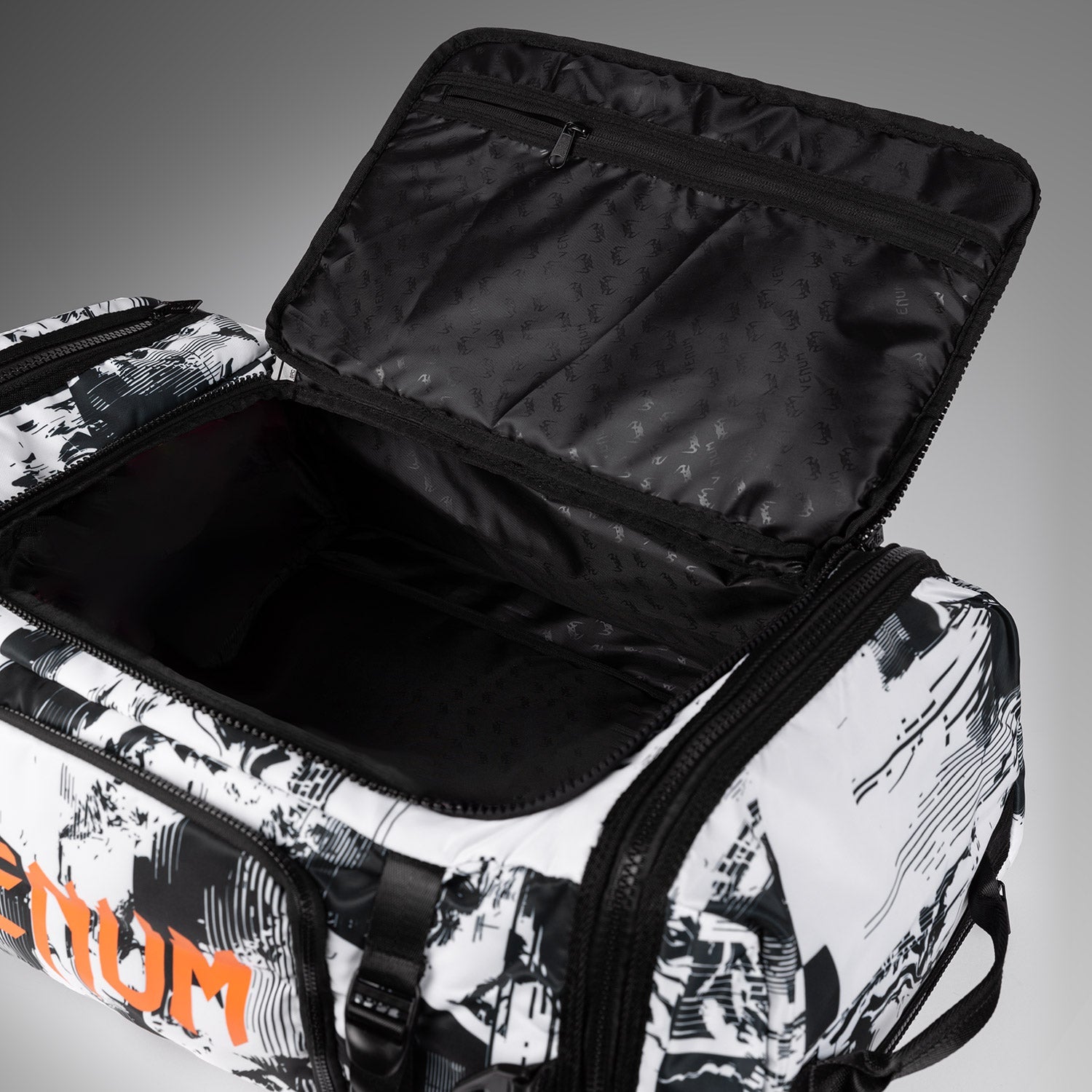 Pánská a dámská bílá taška na vybavení UFC Zenith by Venum Authentic Fight Week