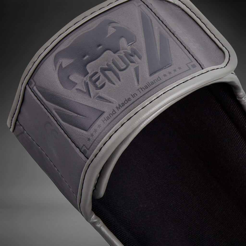 Chrániče holenou a nártů Venum Elite - šedá