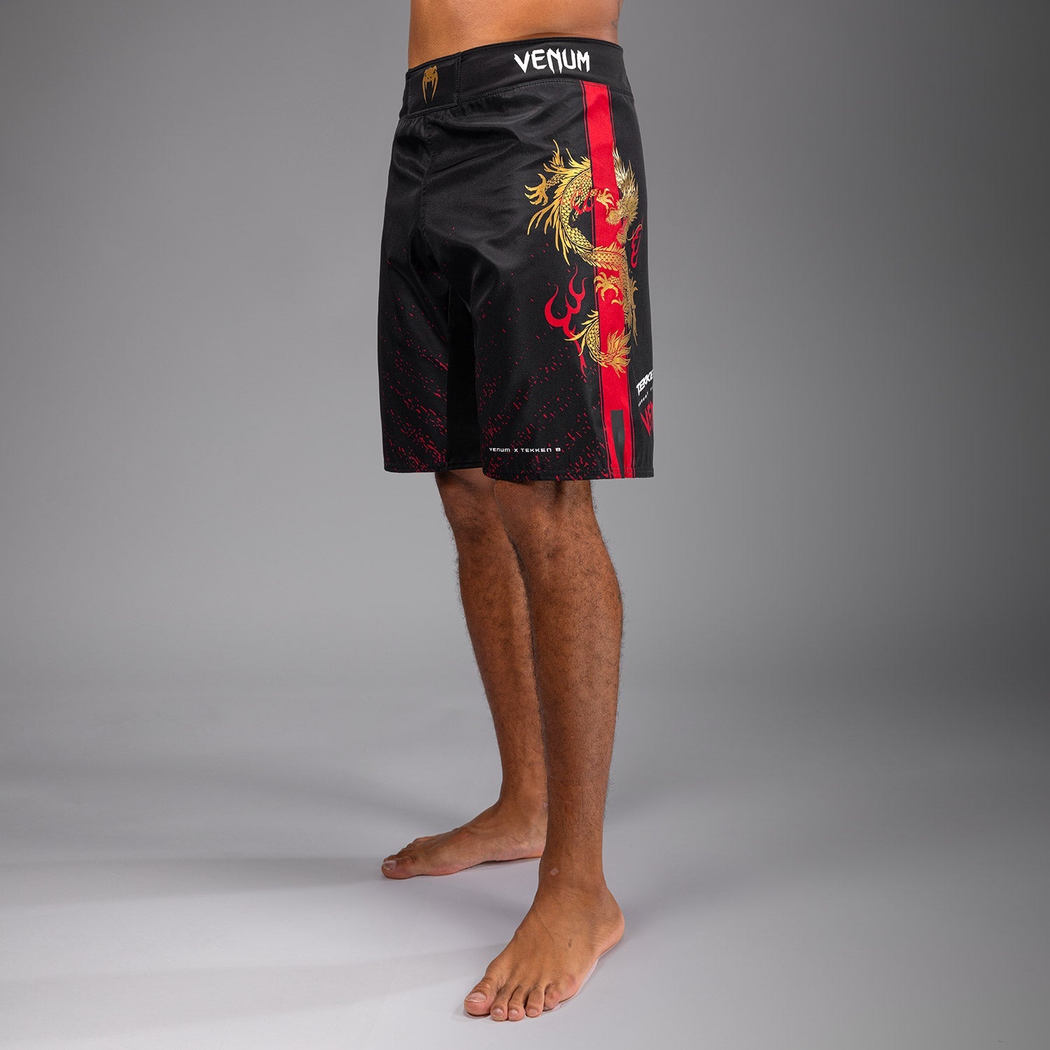 Venum x TEKKEN 8 - Marshall Law Fight Shorts - Černá/Červená/Zlatá