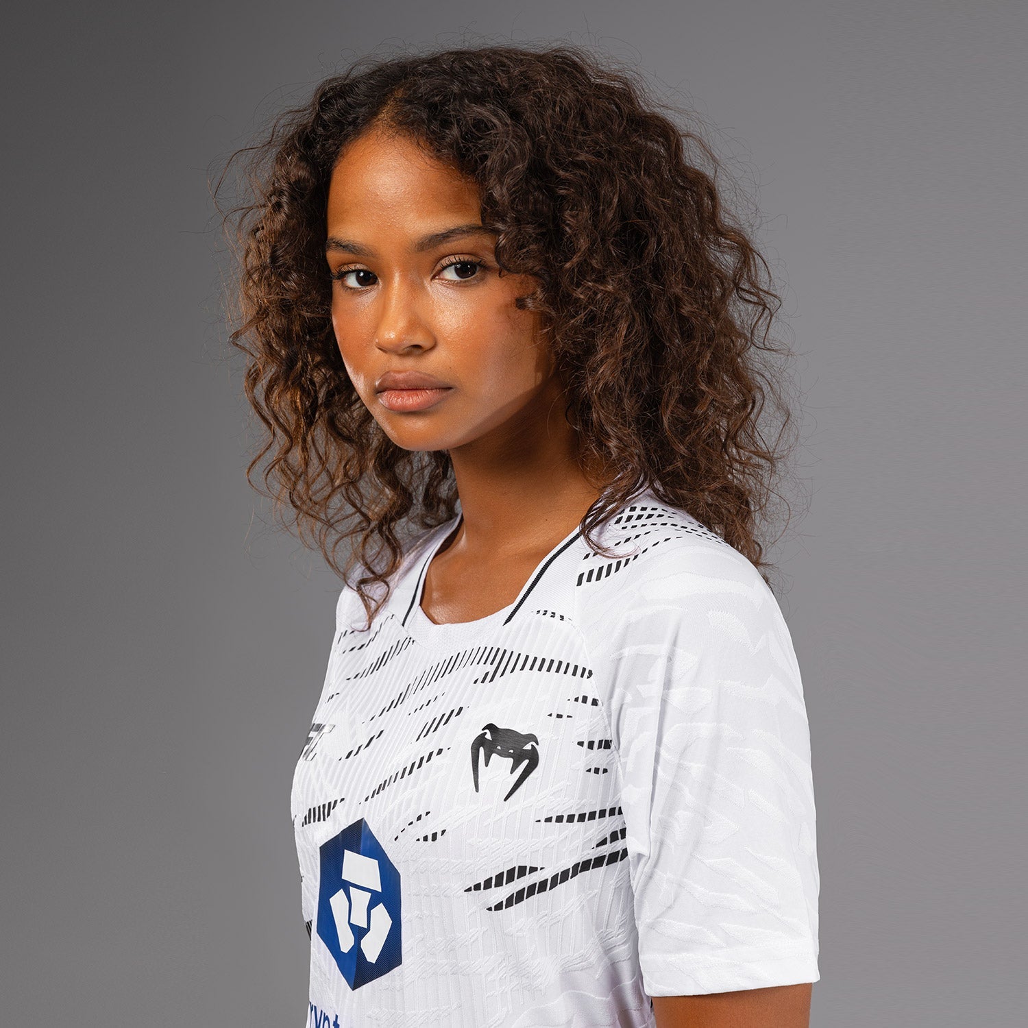 UFC Fusion by Venum Authentic Fight Night Dámský dres na nástup - bílý