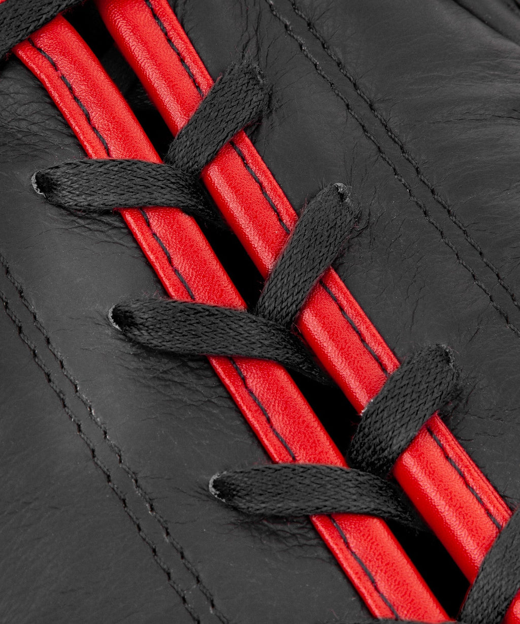 Venum Shield Pro Boxerské rukavice - se šněrováním - černo/červené