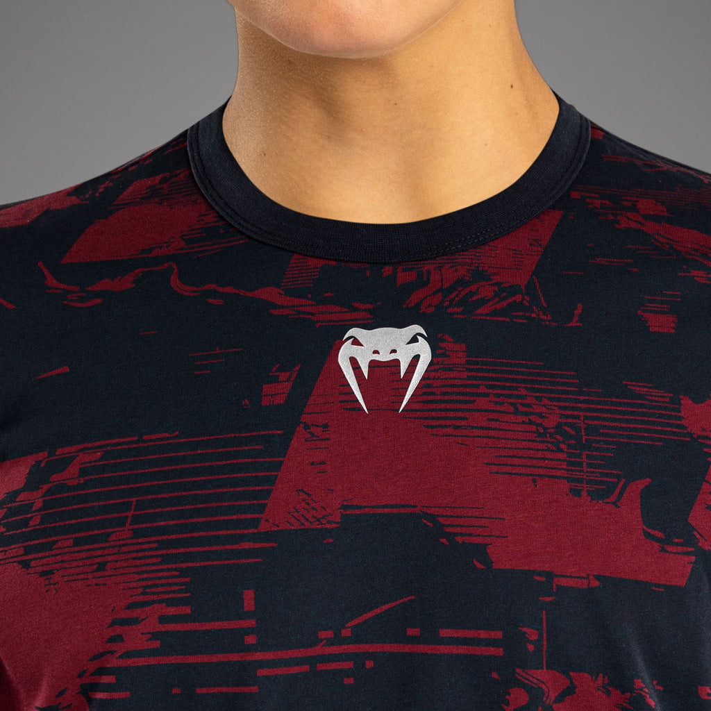 Dámské tričko UFC Zenith by Venum s krátkým rukávem v autentické barvě Authentic Fight Week v burgundské barvě