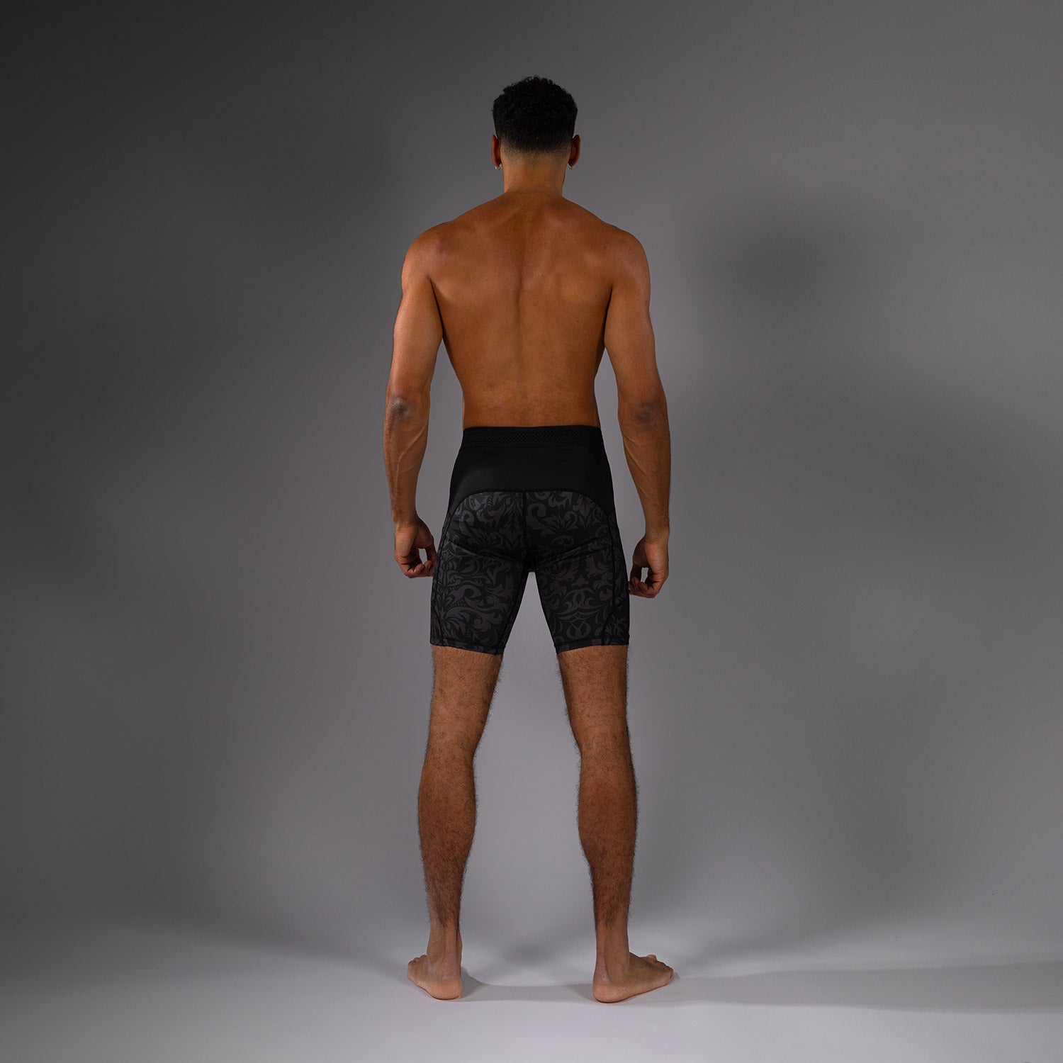 Venum x Topuria Unmatched Edition Vale Tudo Shorts - Černá/Zlatá