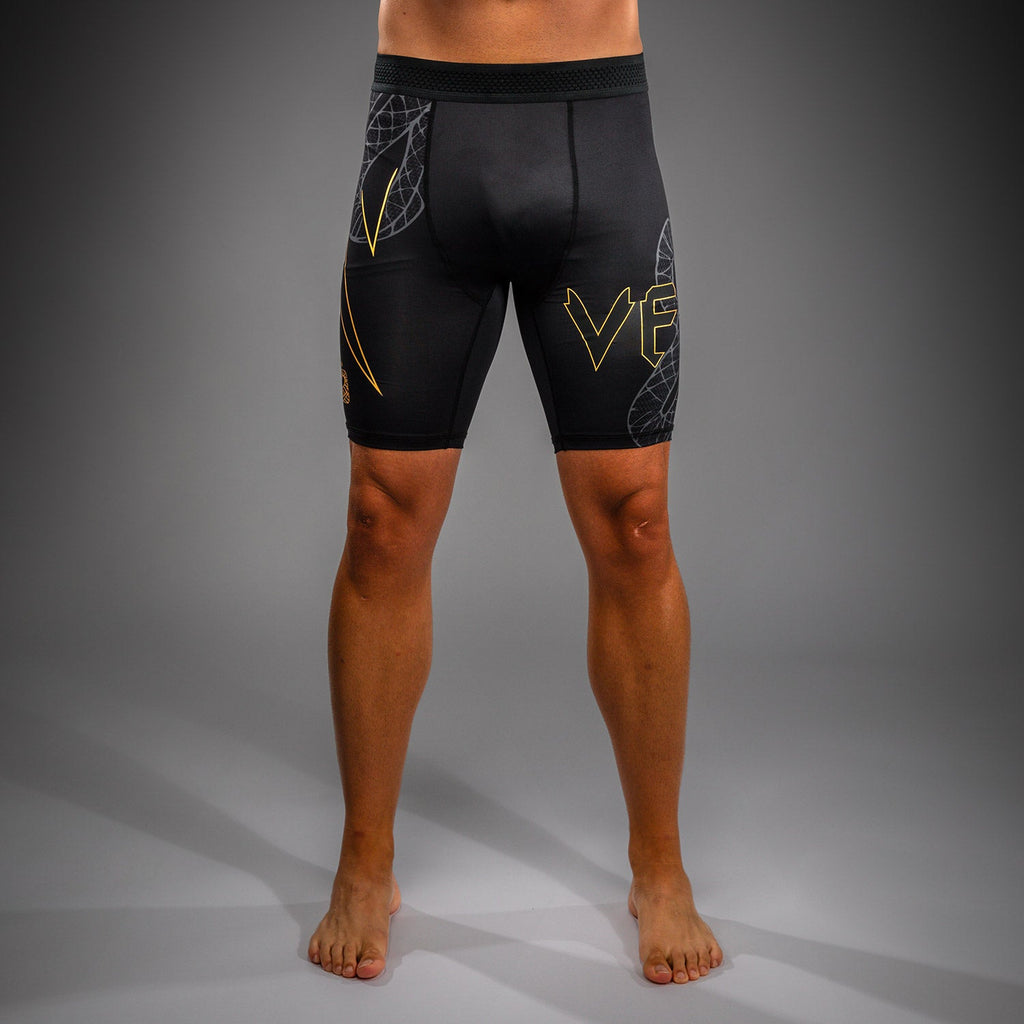 Venum Serpenti Vale Tudo Kraťasy - Černá/Stříbrná/Zlatá