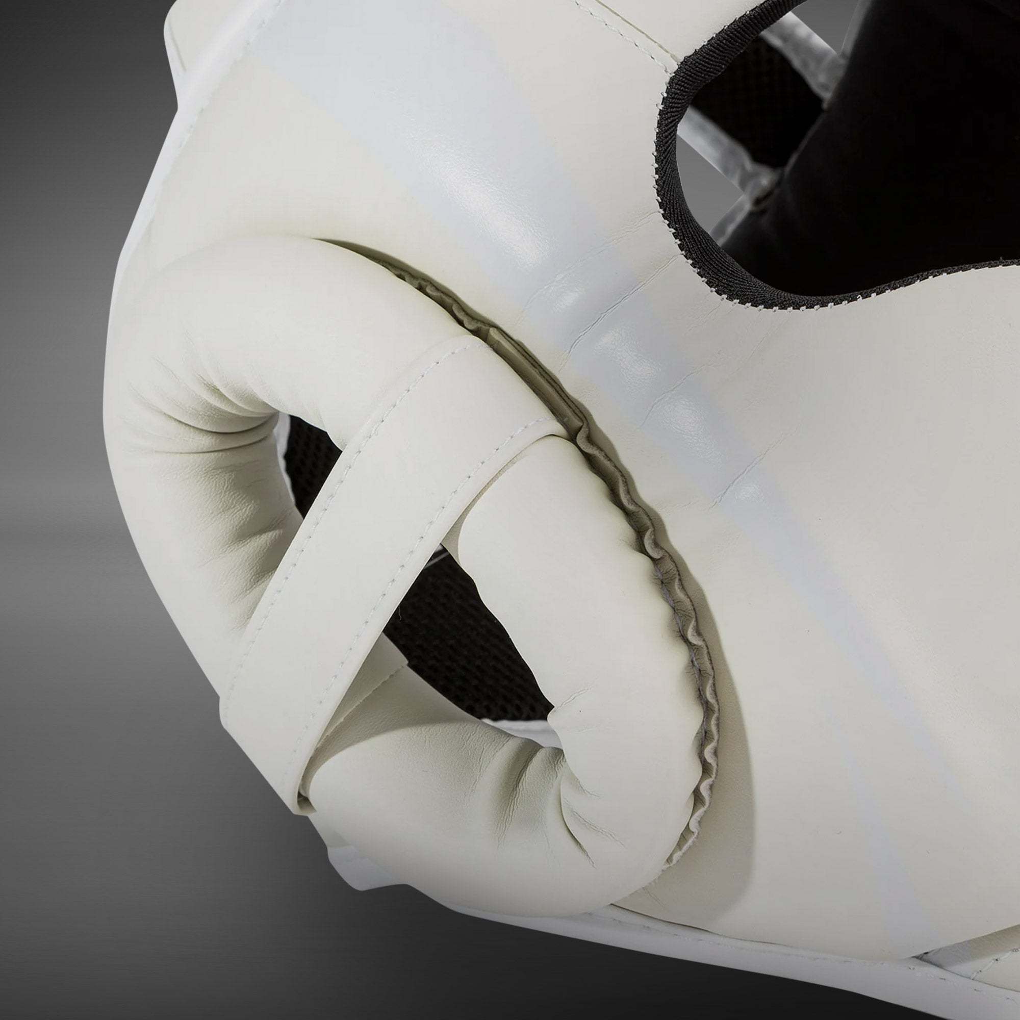 Venum Elite Headgear – Bílá/Bílá