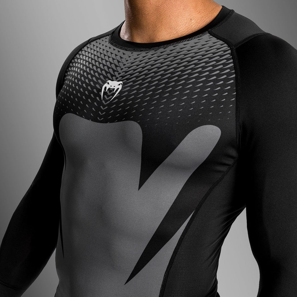 Venum Attack Pánský přiléhavý dres s dlouhým rukávem - Černá/Šedá