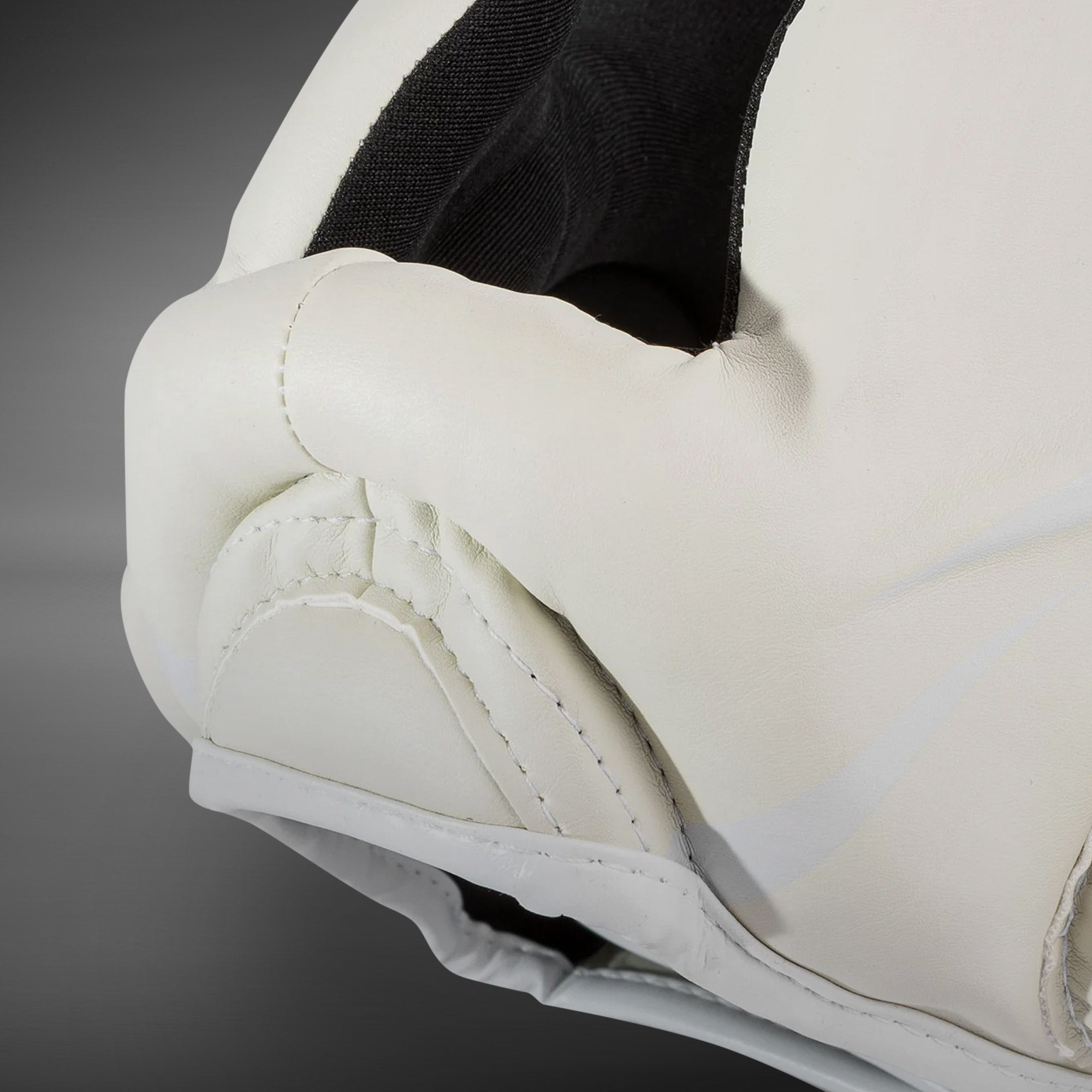 Venum Elite Headgear – Bílá/Bílá