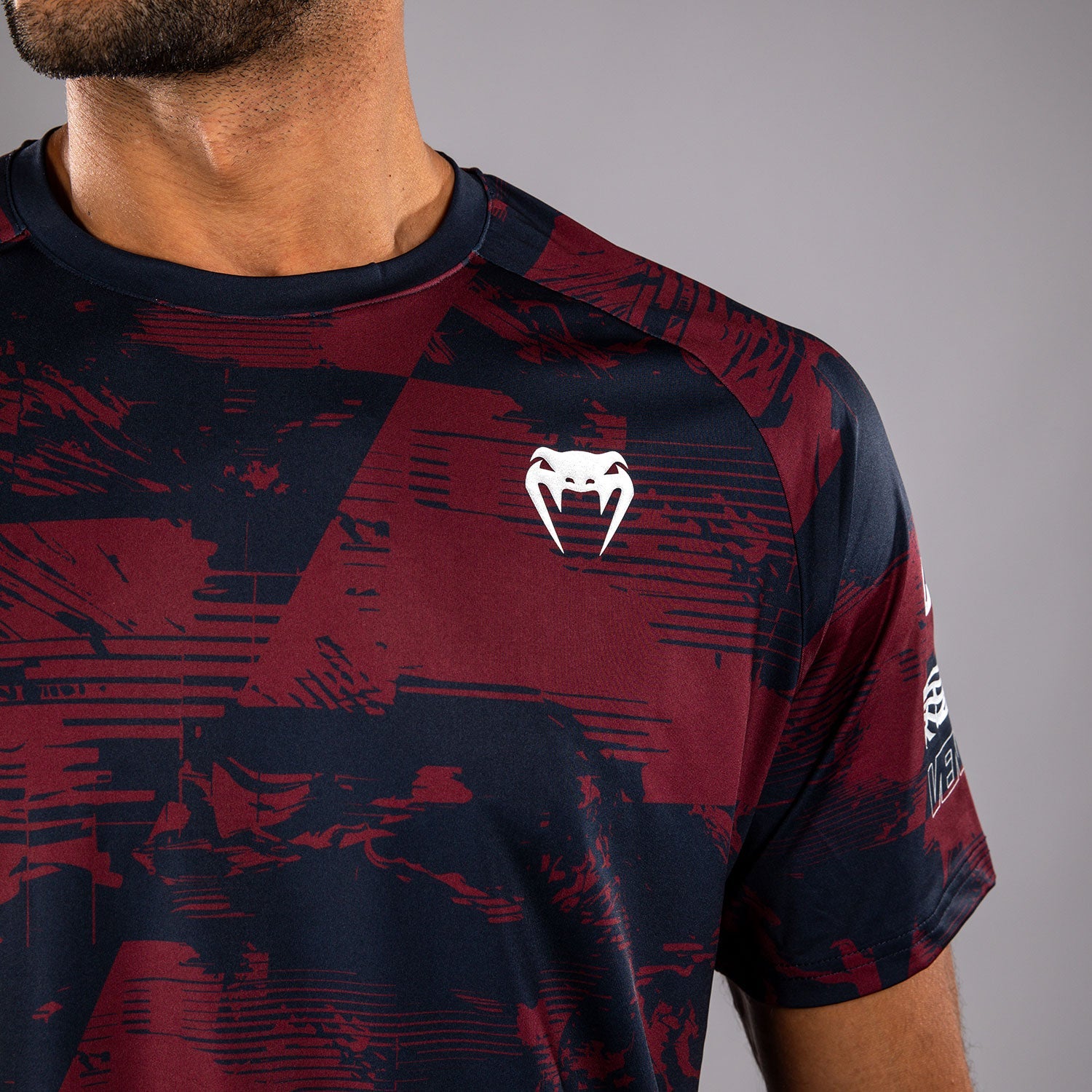 Pánské tričko UFC Zenith by Venum v autentické barvě týmu UFC Fight Week s krátkým rukávem v burgundské barvě