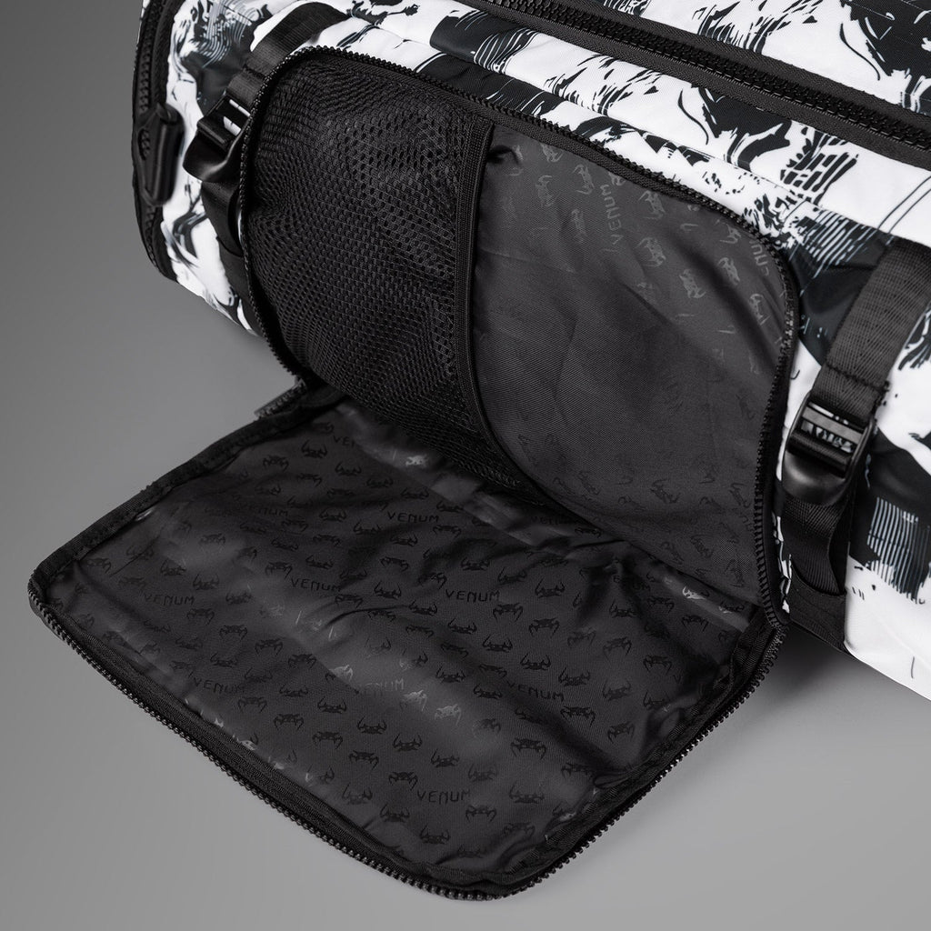 Pánská a dámská bílá taška na vybavení UFC Zenith by Venum Authentic Fight Week
