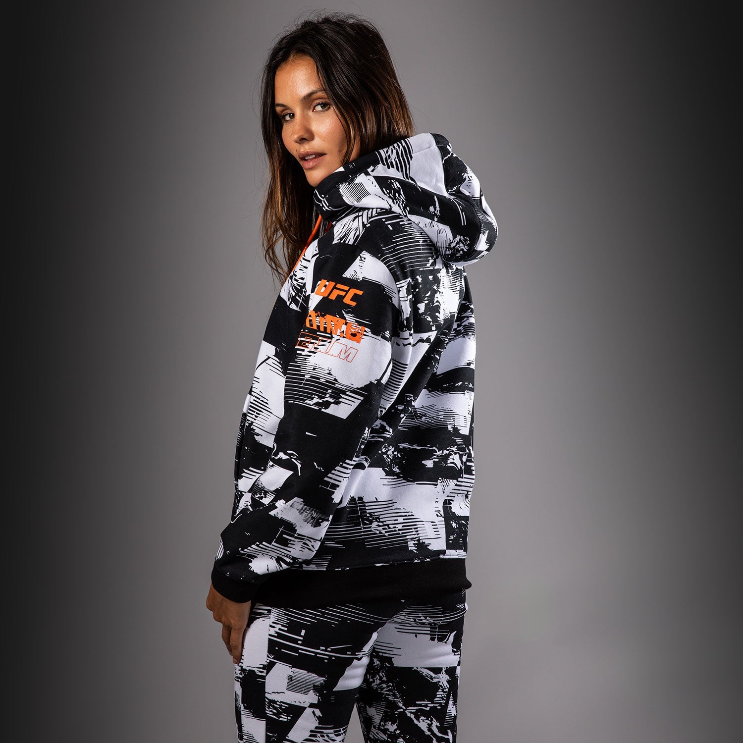 Dámská mikina s kapucí UFC Zenith by Venum White Authentic Fight Week