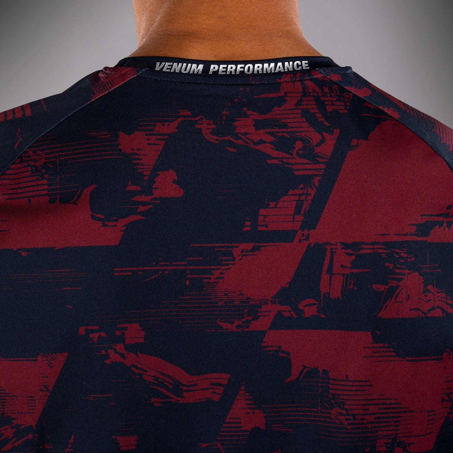 Pánské tričko UFC Zenith by Venum v autentické barvě týmu UFC Fight Week s krátkým rukávem v burgundské barvě