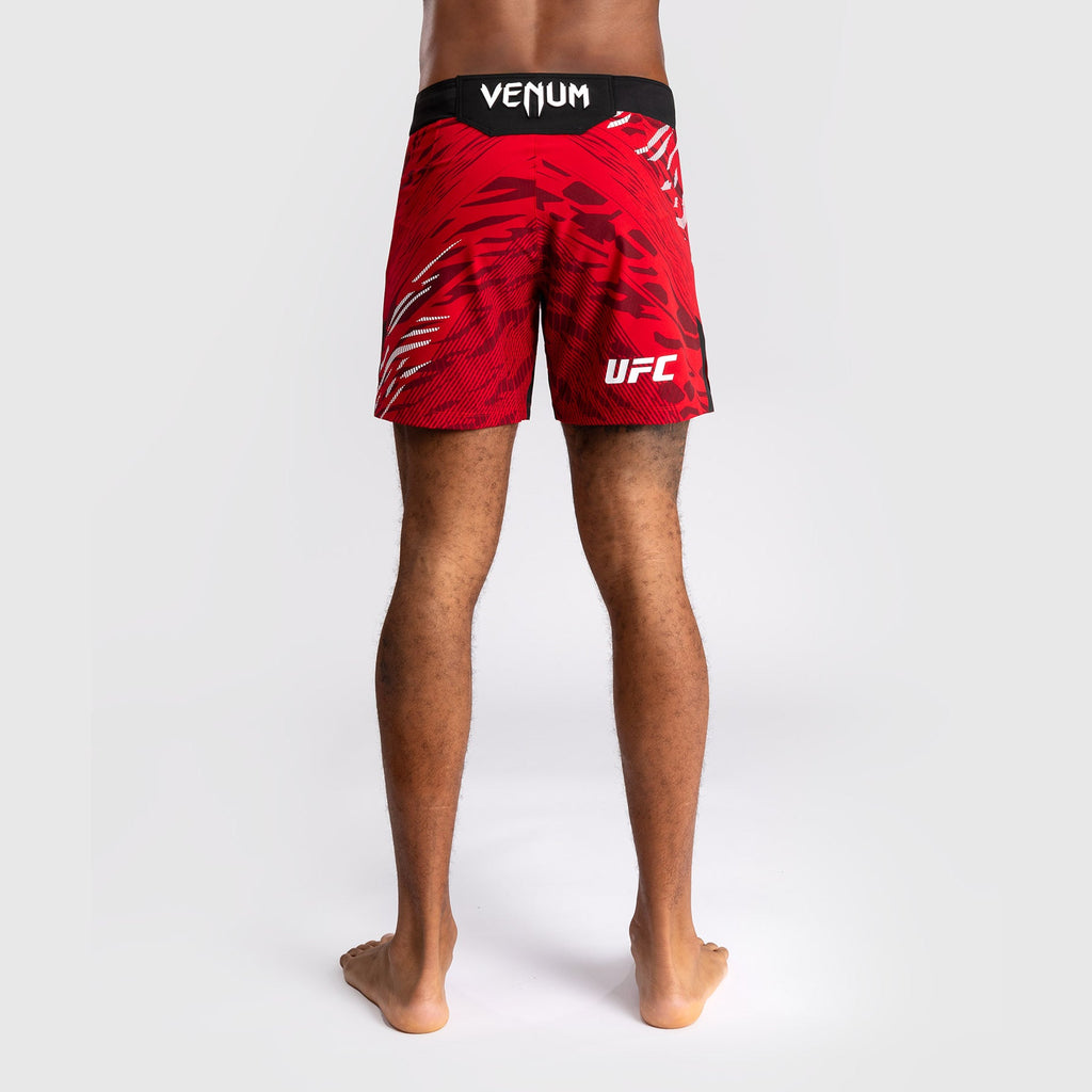 UFC Fusion by Venum Pánské kraťasy Authentic Fight Night - Střih Short - Červená