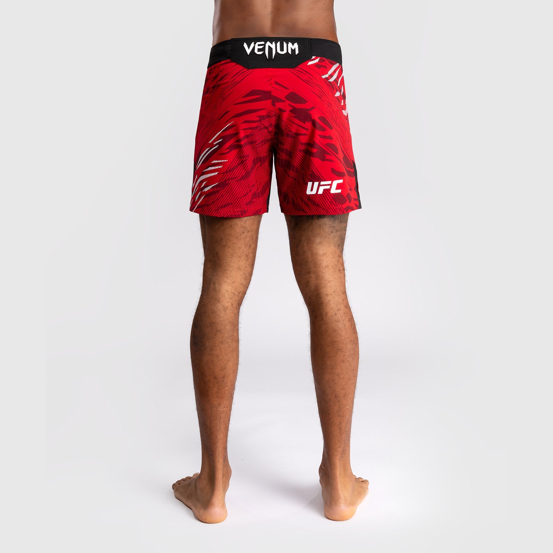 UFC Fusion by Venum Pánské kraťasy Authentic Fight Night - Střih Short - Červená