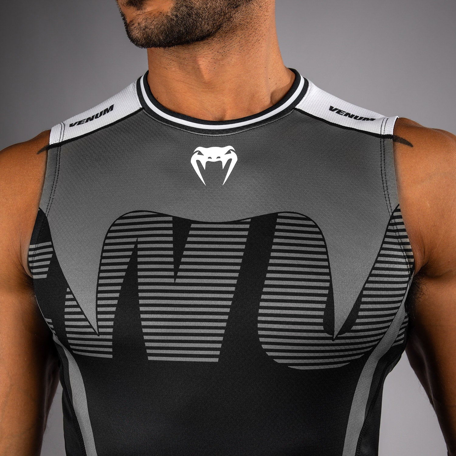 Venum Adrenaline Bezrukávový Rashguard - Černá/Stříbrná šedá