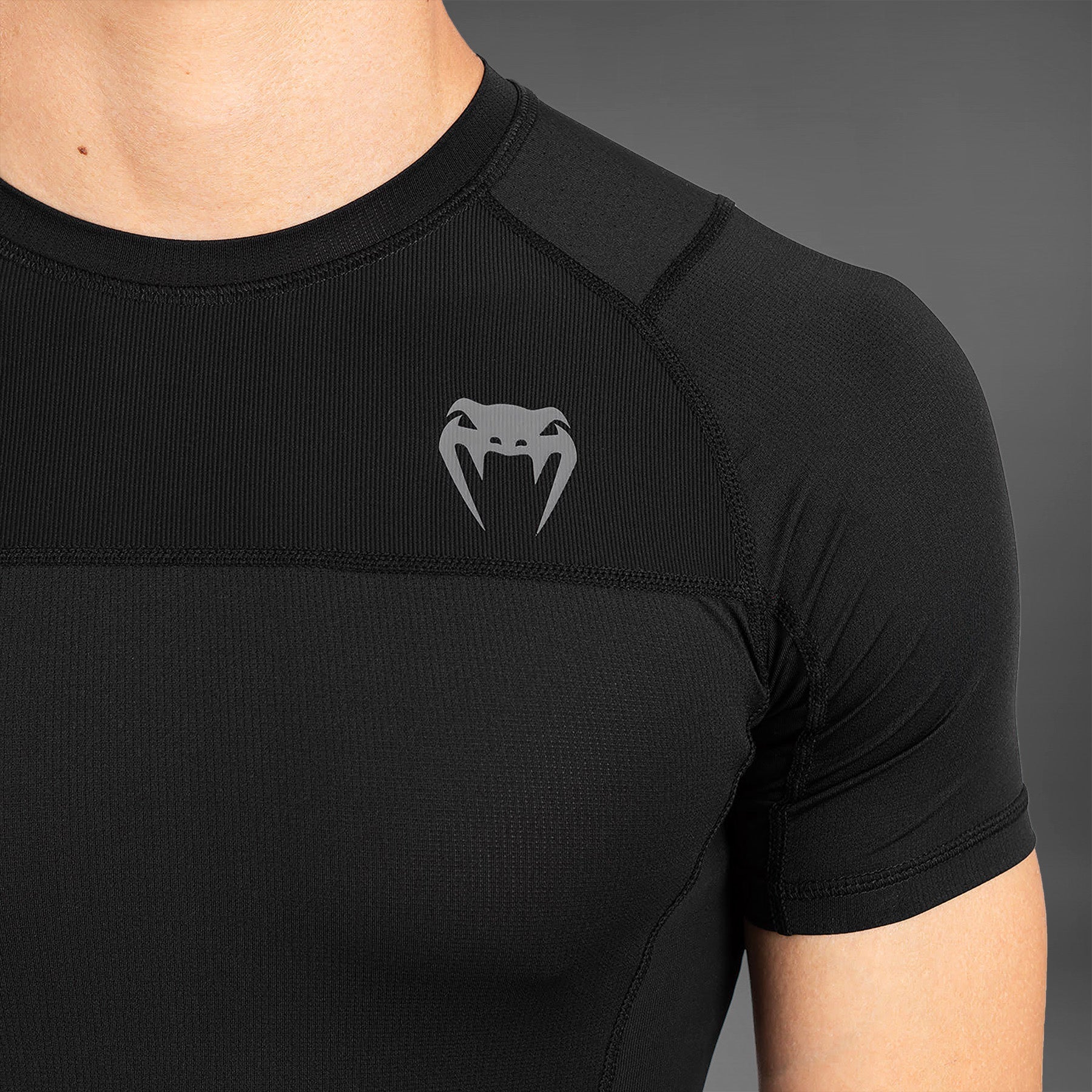Venum G-Fit Air Rashguard Kraťasy s krátkým rukávem - Černá