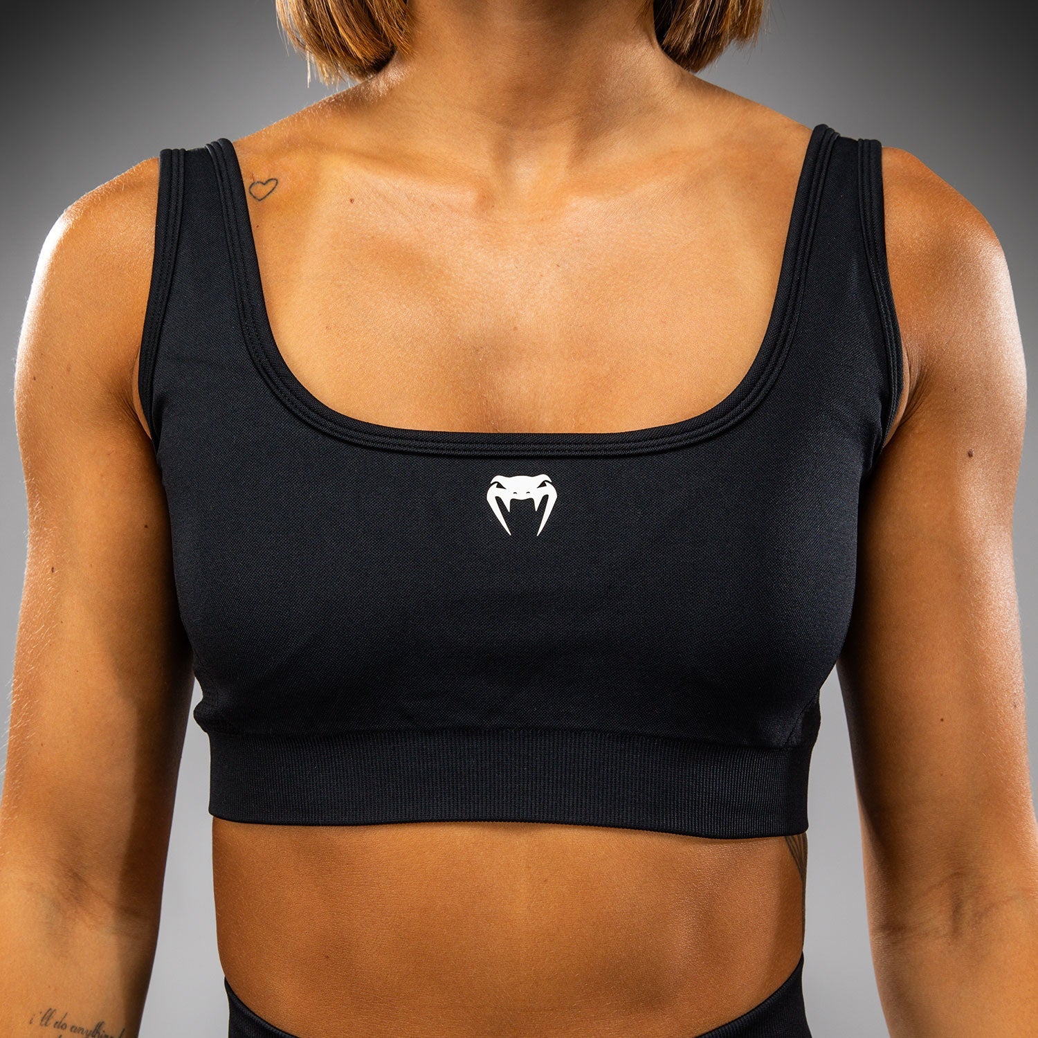 Venum Sculpt Dlouhá sportovní podprsenka - černá/bílá