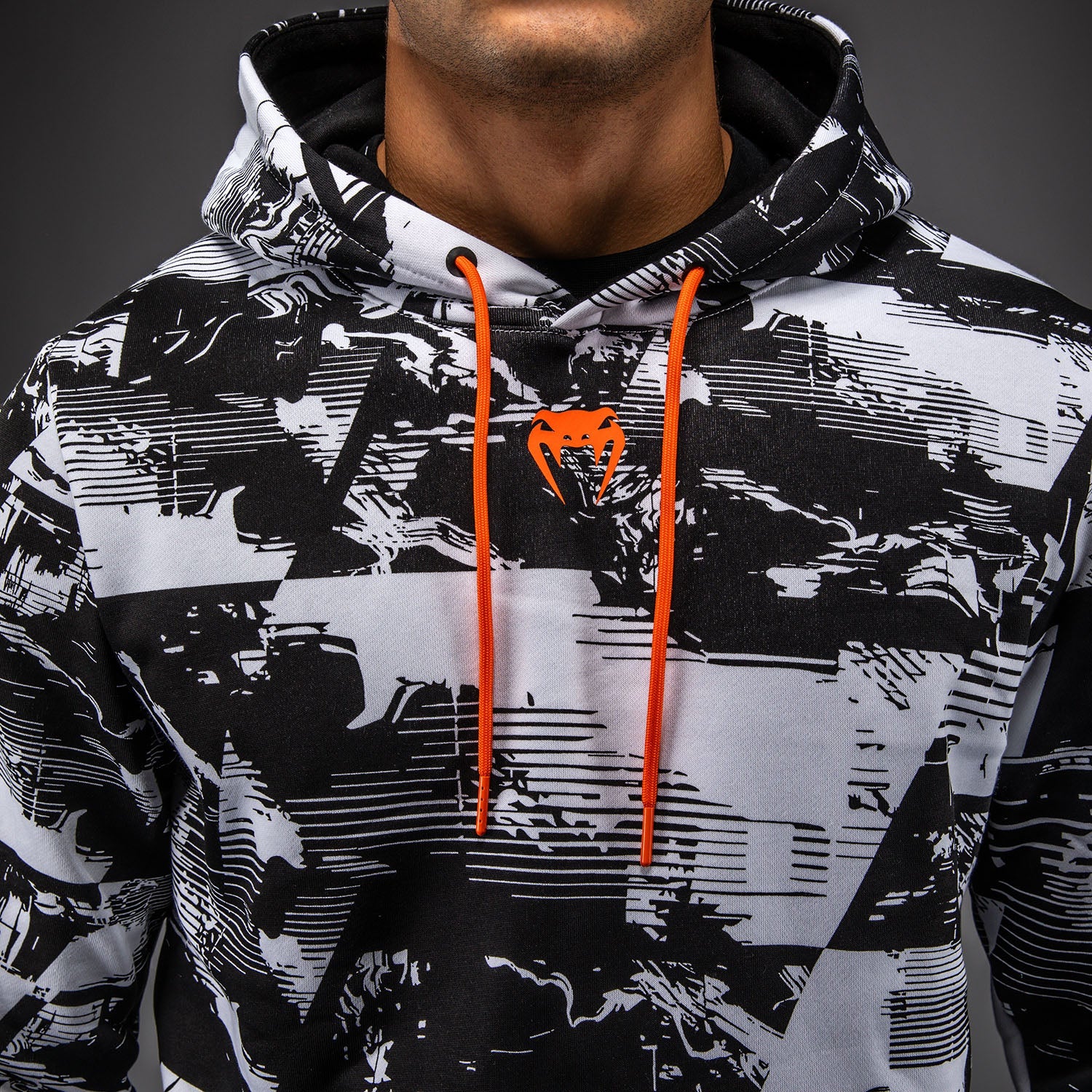 Pánská bílá autentická mikina s kapucí UFC Zenith by Venum Authentic Fight Week