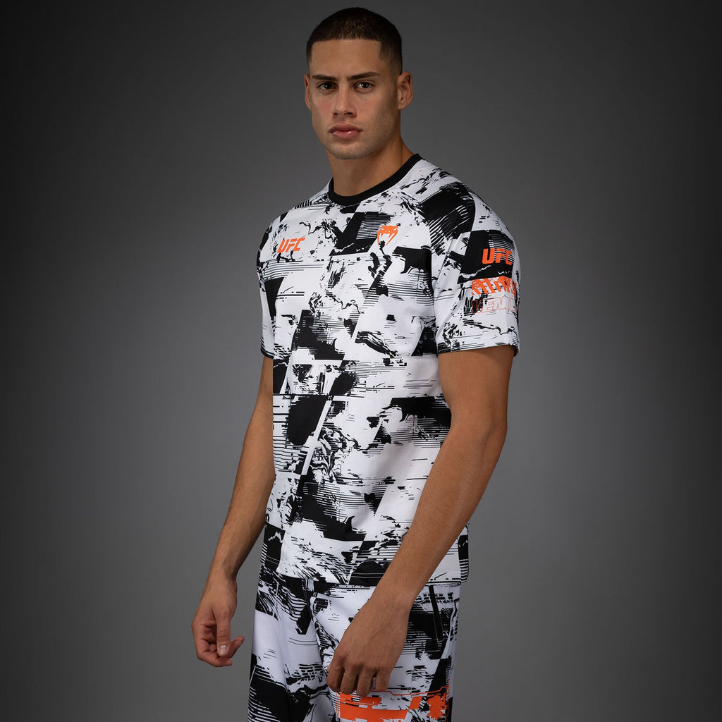 Pánské tričko Venum UFC Zenith Authentic Fight Week Performance s krátkým rukávem v bílé barvě