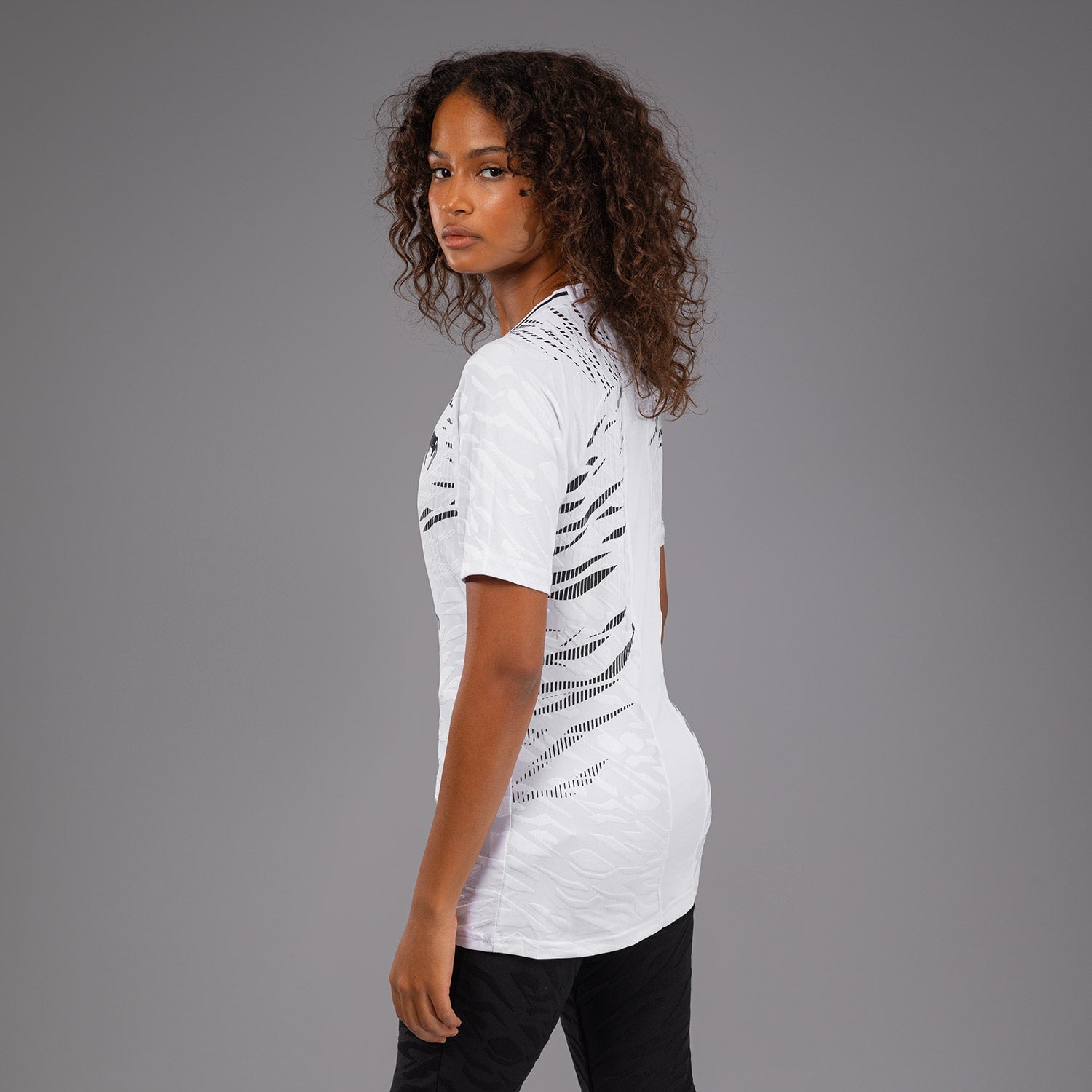 UFC Fusion by Venum Authentic Fight Night Dámský dres na nástup - bílý