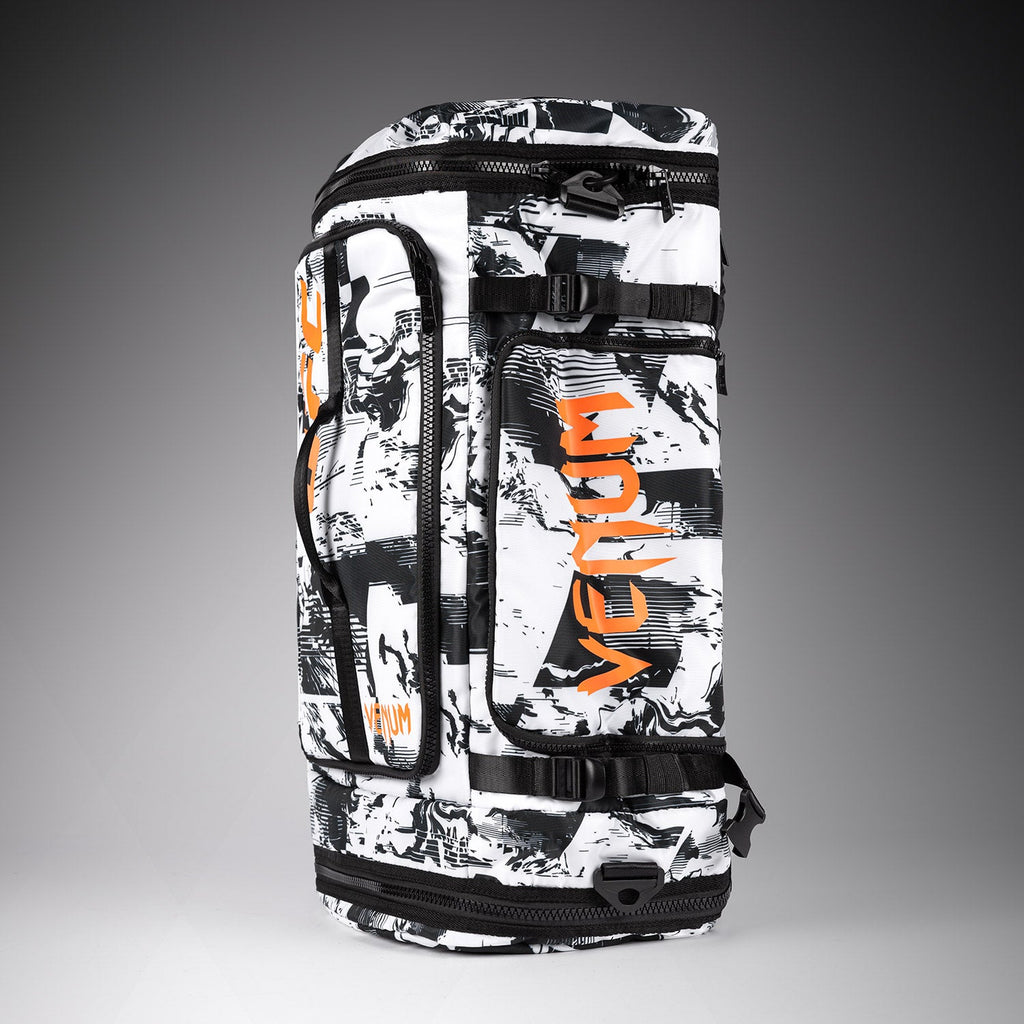 Pánská a dámská bílá taška na vybavení UFC Zenith by Venum Authentic Fight Week