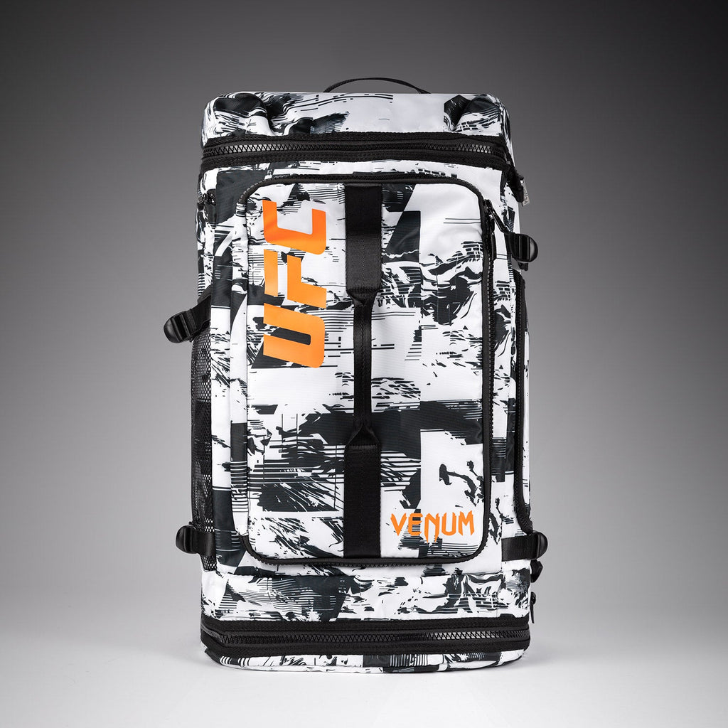 Pánská a dámská bílá taška na vybavení UFC Zenith by Venum Authentic Fight Week