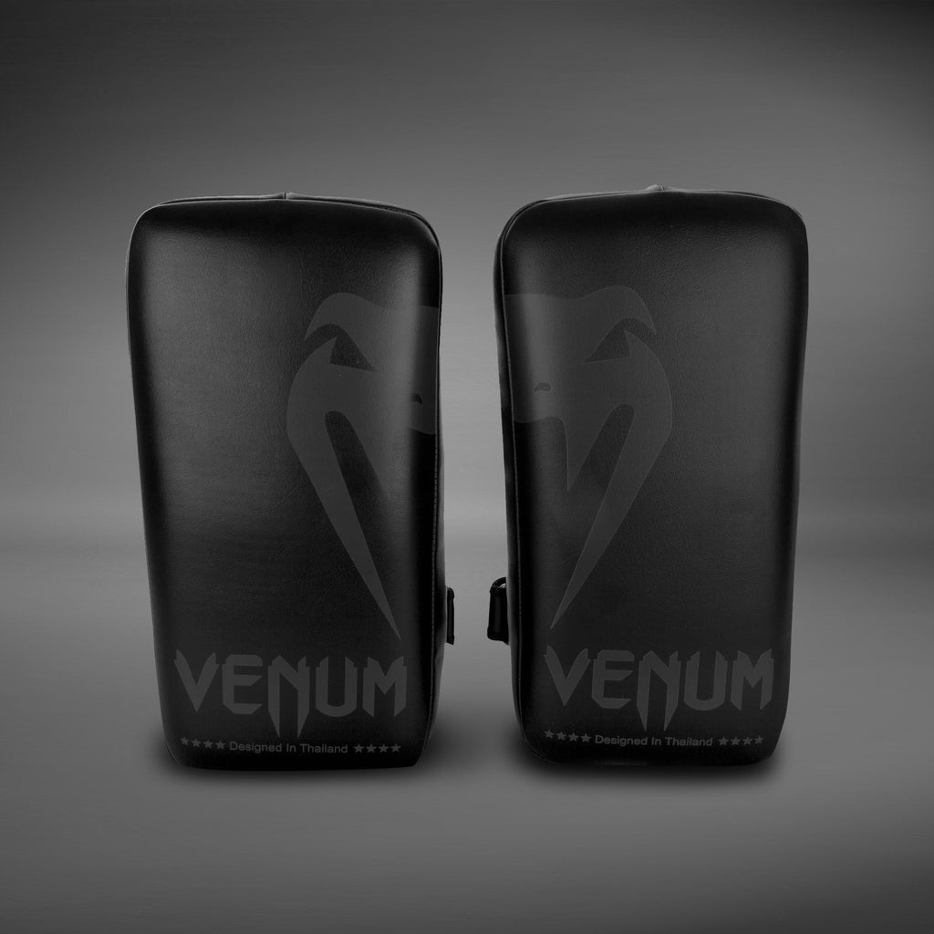 Venum Giant Kick Pads - Černá/Černá (Pár)
